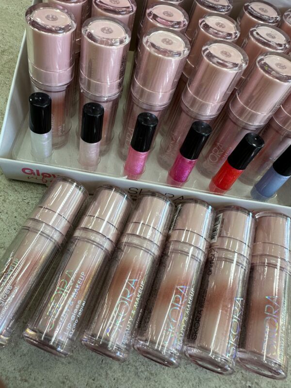 BRILLO LABIAL SKORA